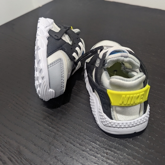 *NWOT* Baby (Infant) Nike Huarache Run Shoes - Picture 5 of 7